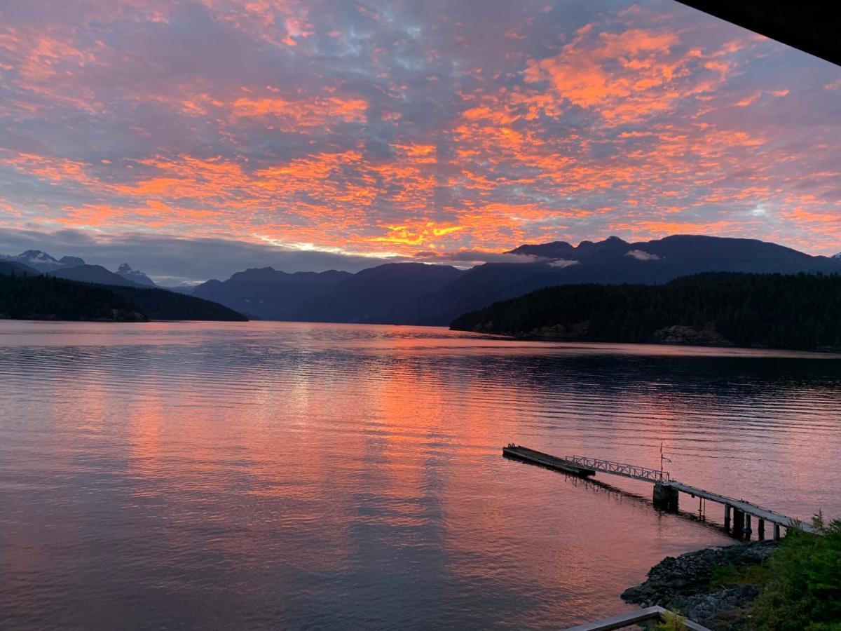 Earls Cove Orca View Bed and Breakfast Egmont Exteriör bild